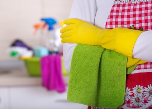 Local curtain cleaning appointment in an E2 flat or home